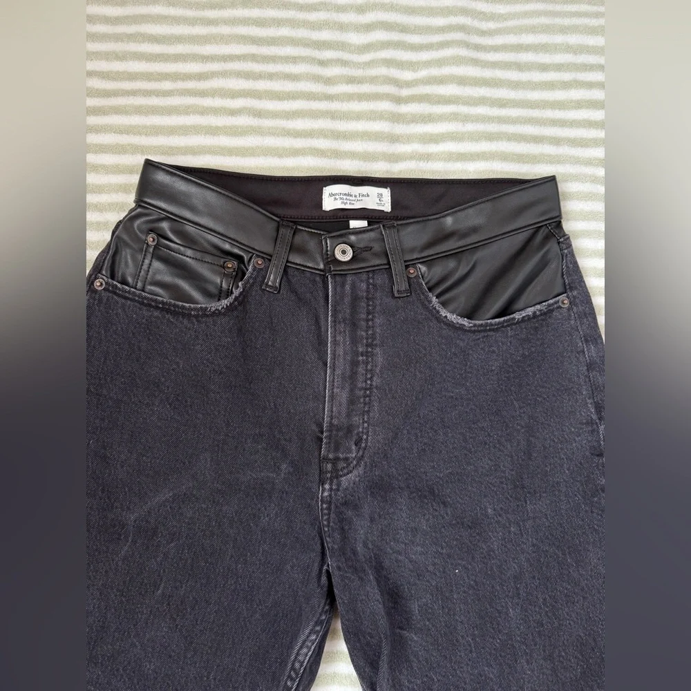 Abercrombie Curve Love‎ The 90s Relaxed Jeans High Rise - Picture 7 of 7